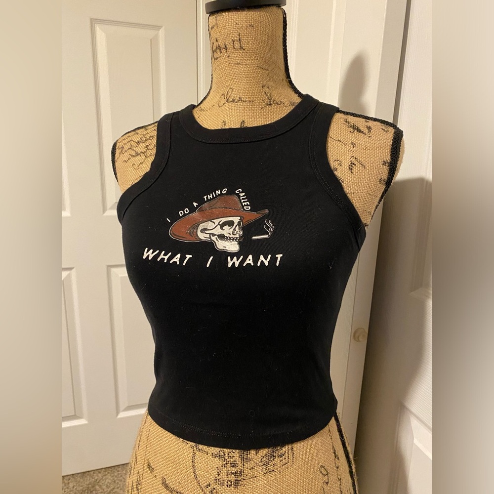 Cowboy skull crop top tank top in black